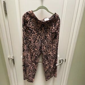 Wide leg leopard pants